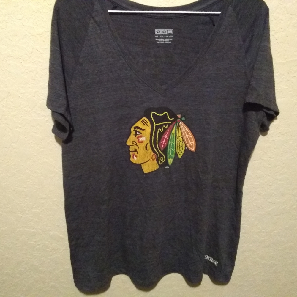 Women's Chicago blackhawks hockey shirt